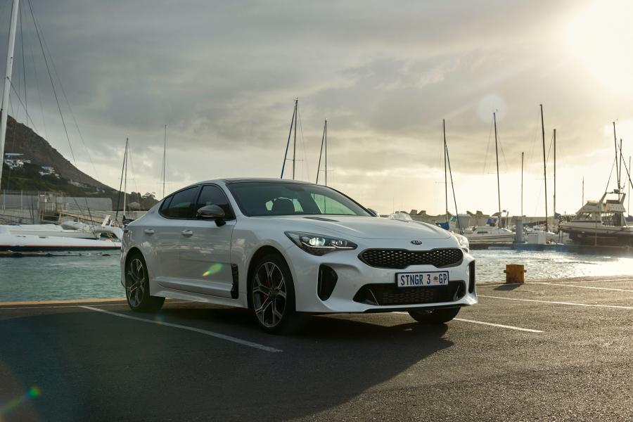  Kia Stinger GT 2018 года  (ZA) (фото 1 из 40)